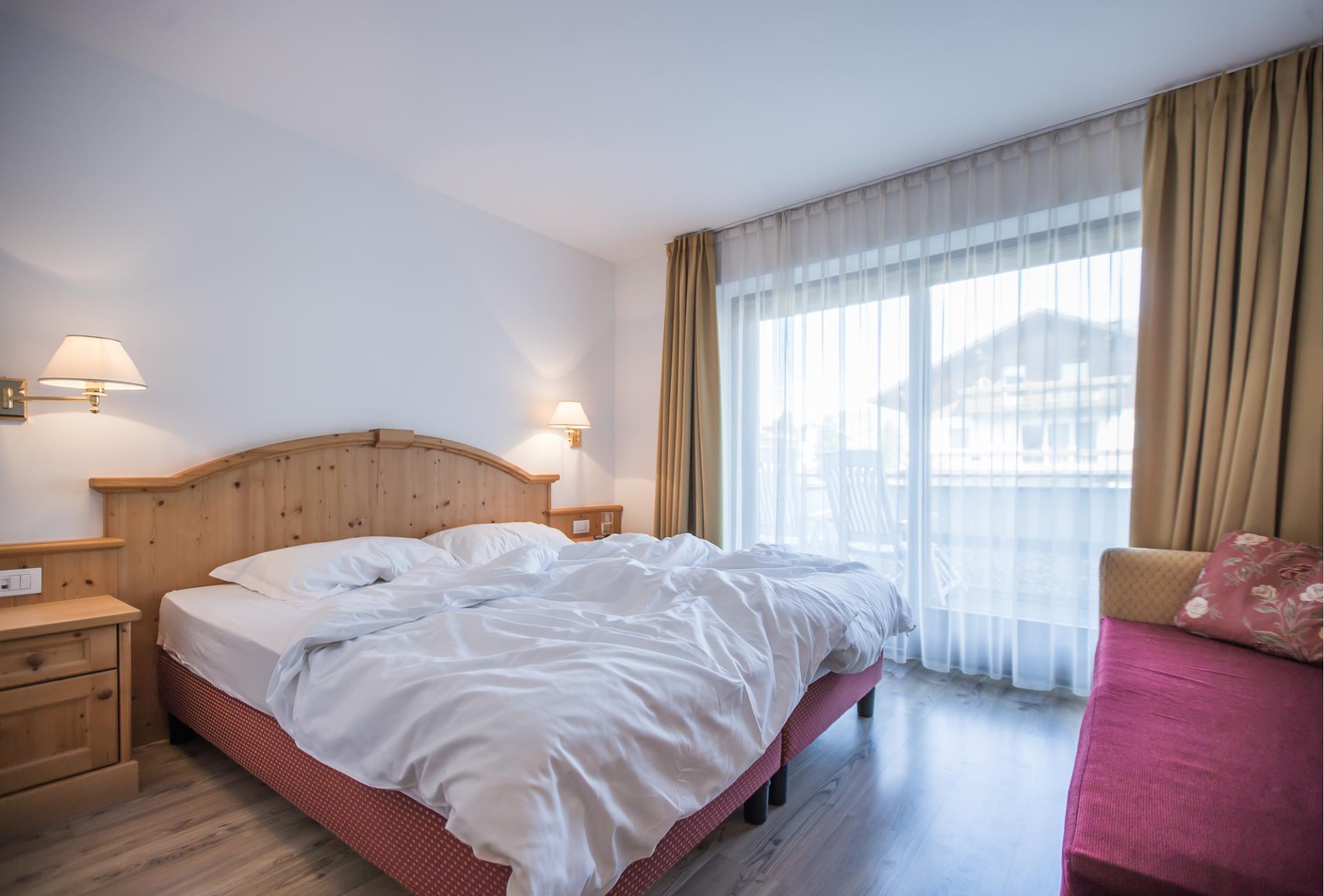 Rooms and suites hotel innerhofer 2 standard room alpen with ... 2 stuer en suite